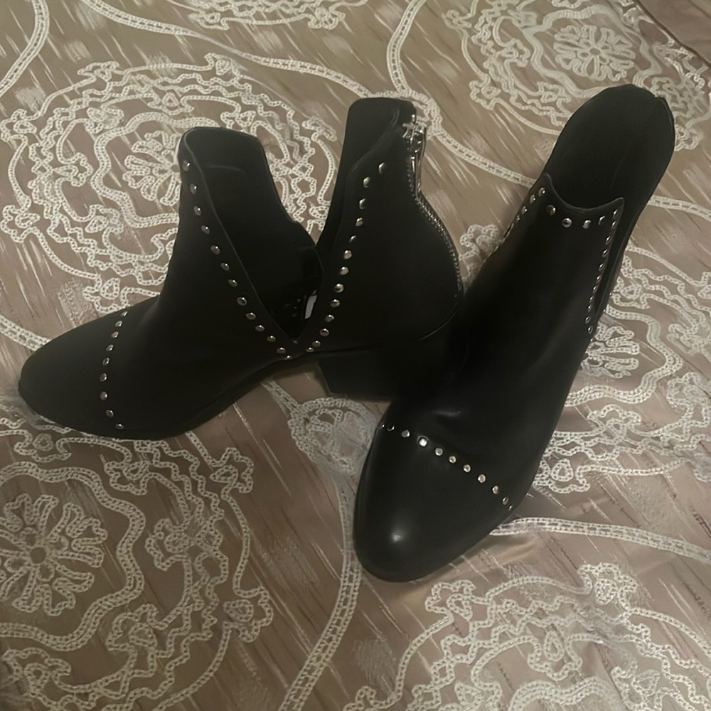 Steve Madden boots ....Size 9.5 like new worn ones